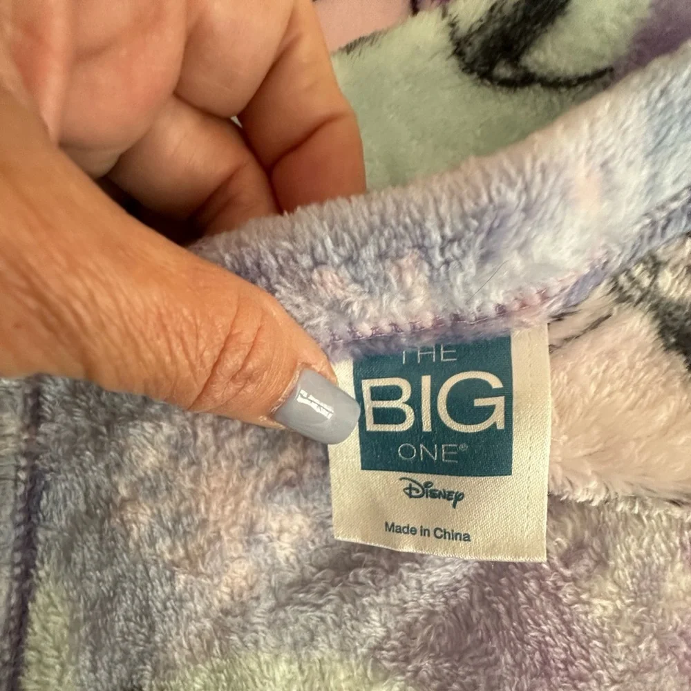 Disney Frozen Plush Throw - Frozen Plush Throw 56x70 BIG Blanket  Purple & Pink - Picture 5 of 6